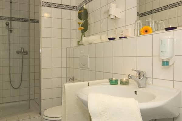 Hotel Nibelungen Hof Ксантен Екстер'єр фото